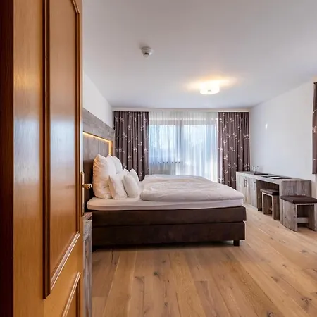 Zum Sternenhof 호텔 4*